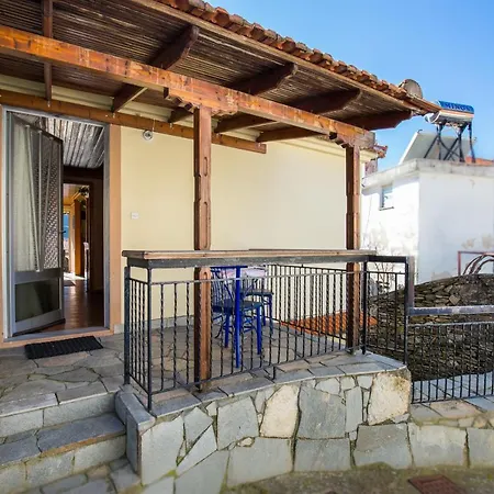 Lazaros Maria アパート Maries