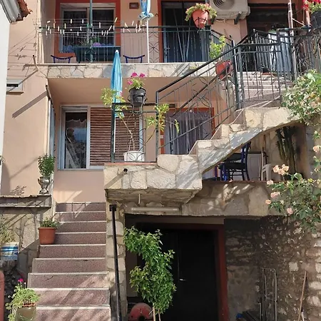 Lazaros Maria